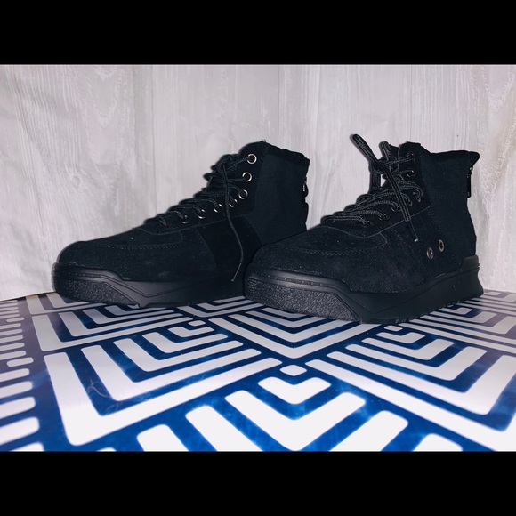 Black Suede Top Shoes - Picture 7 of 9